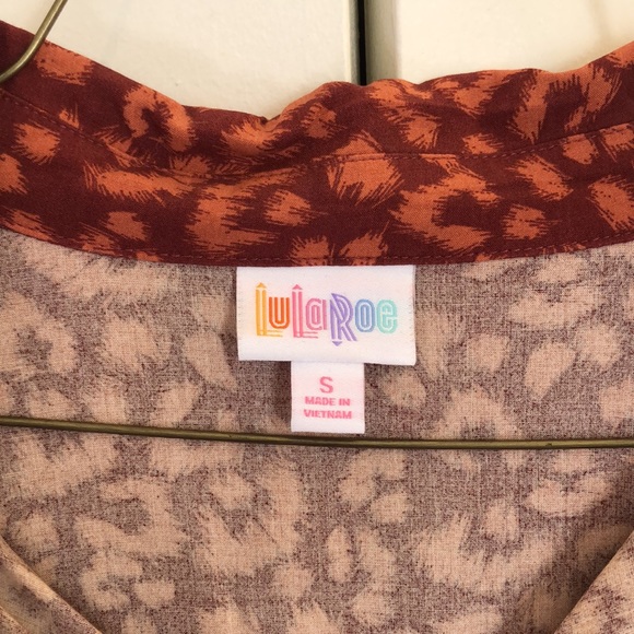 LuLaRoe Amy Top - Picture 2 of 4